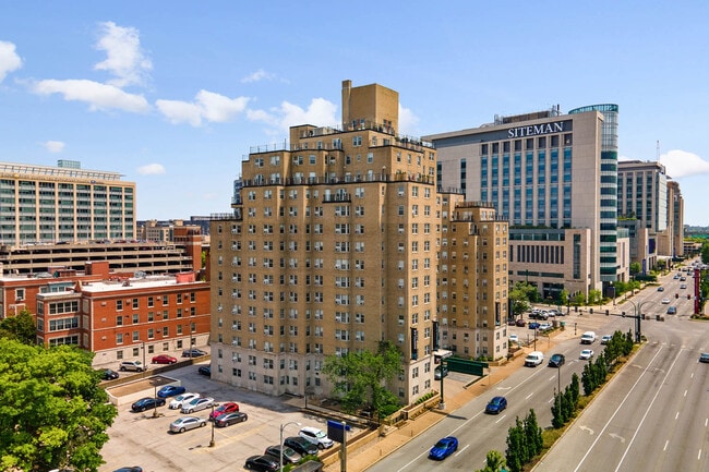 Building Exterior - Montclair on the Park Apartments
