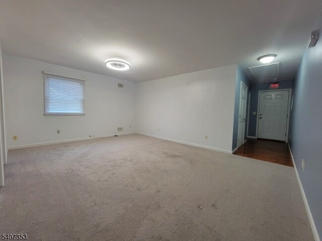 Building Photo - 272 US-206