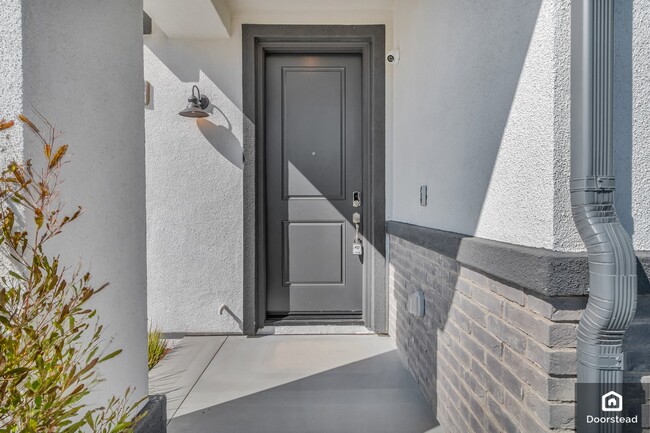 Building Photo - 24320 Insignia Dr