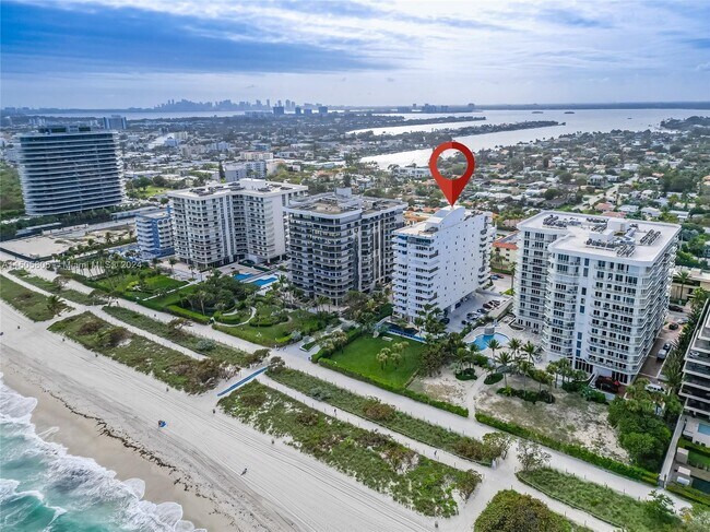 Foto del edificio - 8911 Collins Ave