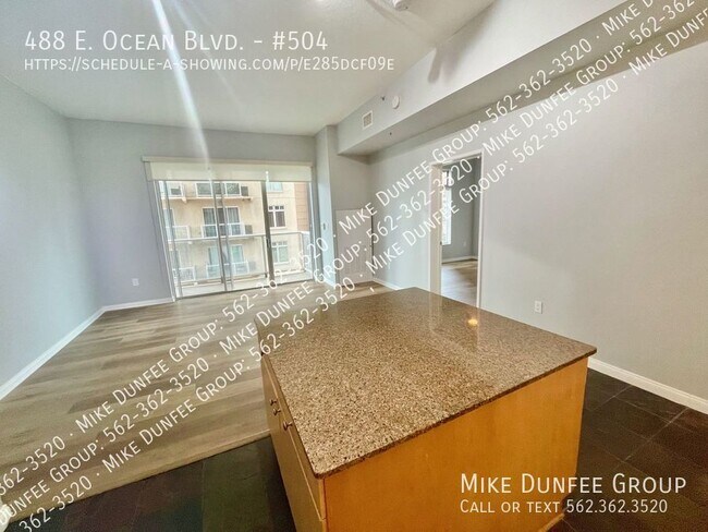 Building Photo - Upgraded One Bedroom Condominium at AQUA T...