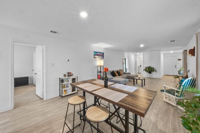 Foto del edificio - 7415 Donkey Vly