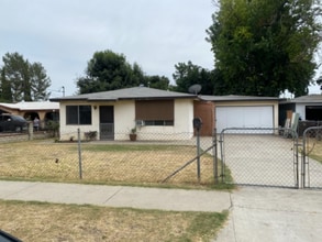 Building Photo - 10860 Freer St
