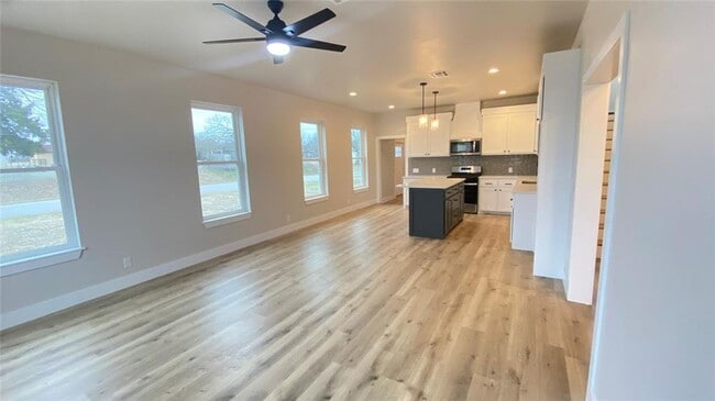 Building Photo - Remodeled 5 bedroom home in Mcloud!