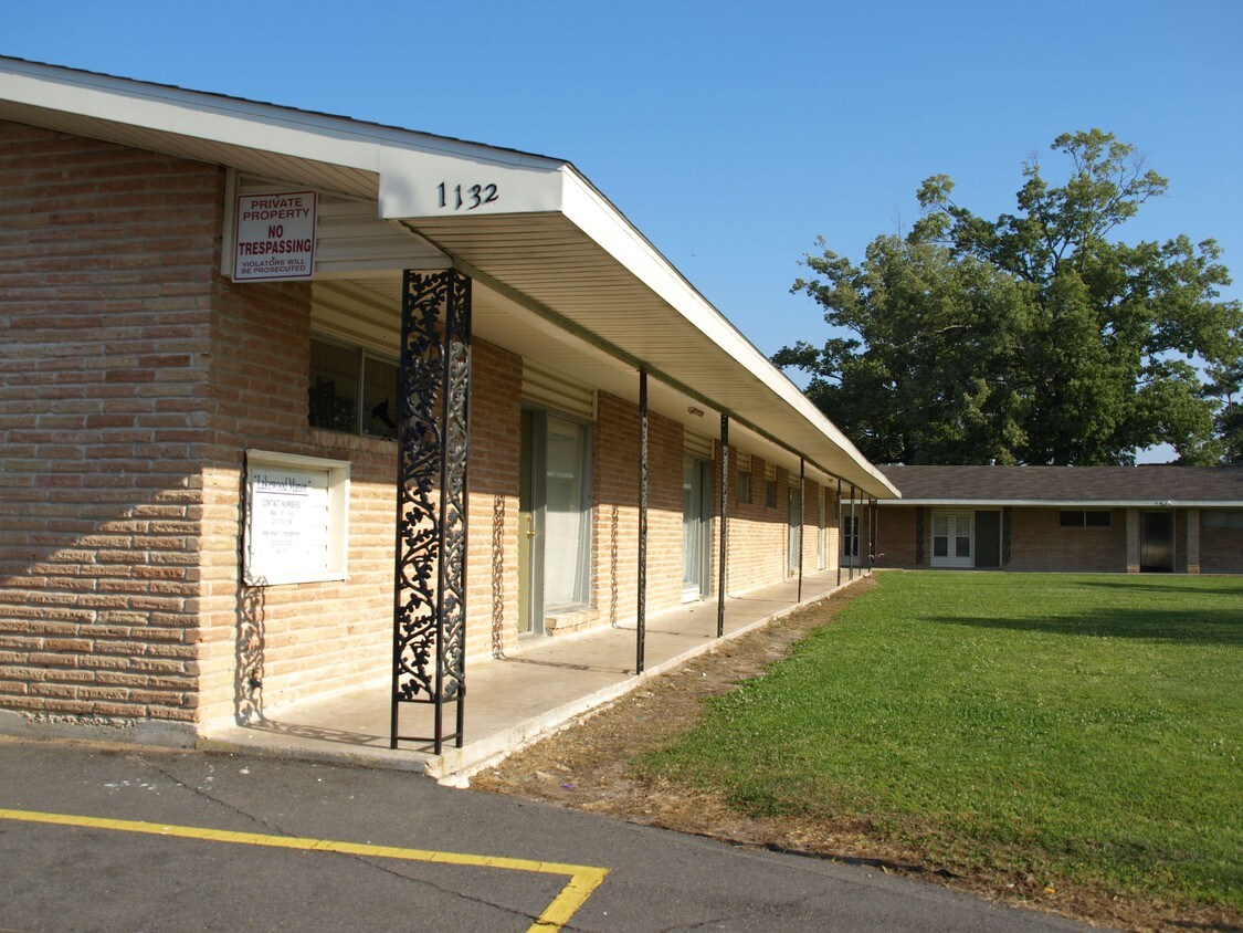 Primary Photo - 1121 Giovanni St
