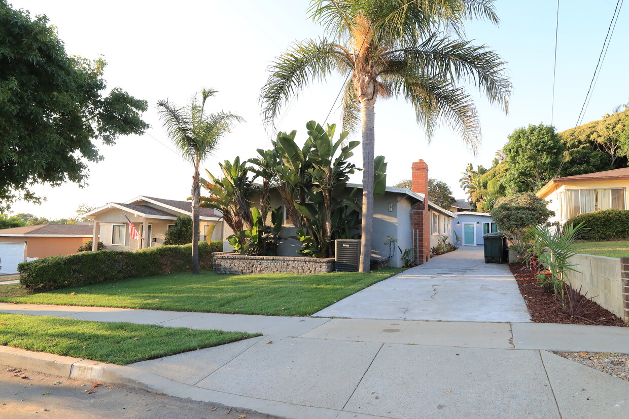 Curb View of Property - 501 W Walnut Ave