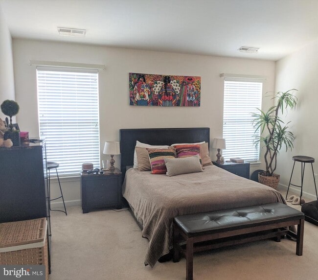 Building Photo - 25506 Crossfield Dr
