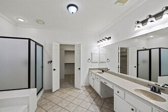 Building Photo - 15106 Vista Heights Dr Building Photo - 15106 Vista Heights Dr