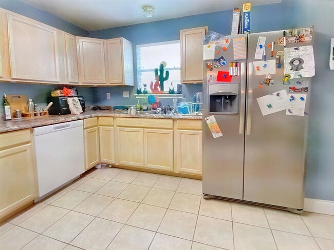 Building Photo - "Charming 3-Bedroom Home with Spacious Interior in San Marcos – Discover 1371 Sq Ft of Comfort!"