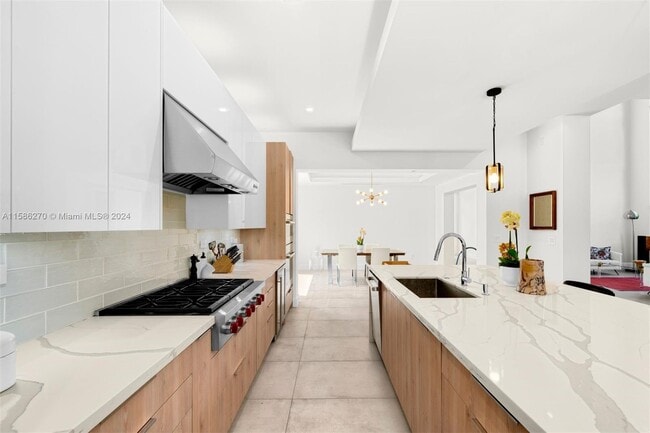 Foto del edificio - 5989 SW 80th St