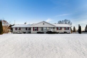 Building Photo - S68W12635 Bristlecone Ln