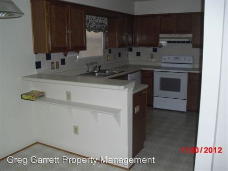 Building Photo - 935 Willbrook Rd