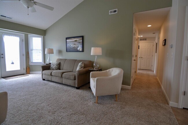 Building Photo - 12368 Bridgeview Dr N