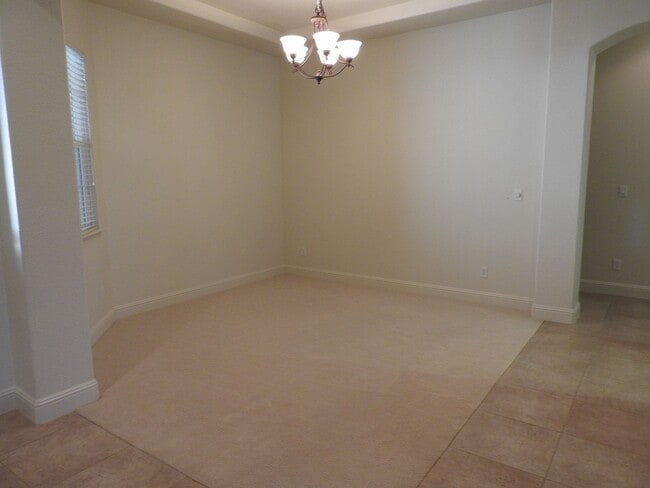 Building Photo - Empire Ranch!!