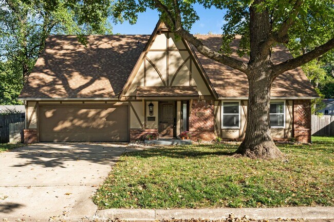 Foto del edificio - 3 Bedroom | 2.5 Bathroom | 2 Car Garage | Springfield MO | Fenced Back Yard | 2 Living Areas | Qu...