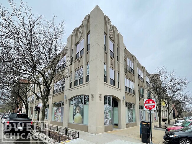 Building Photo - 1240 W Randolph St