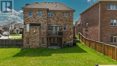 Building Photo - 32 Skelton St