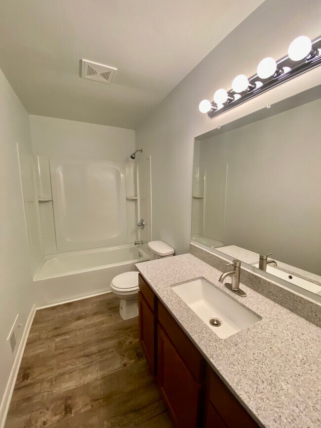 Foto del edificio - Greenway Park Apartments