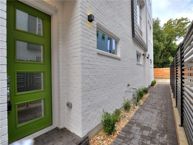 Building Photo - 3500 Harmon Ave