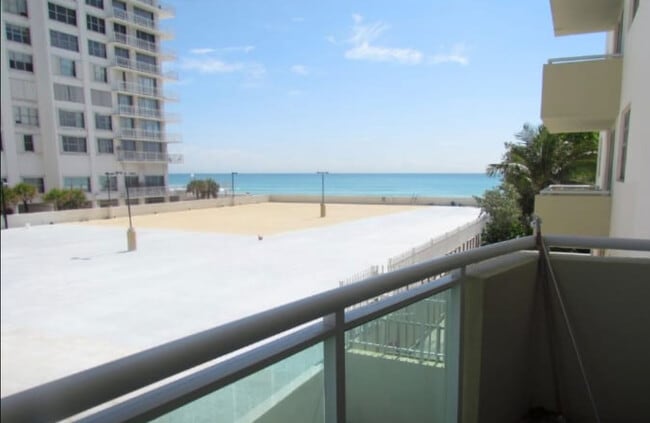 Building Photo - 3001 S Ocean Dr