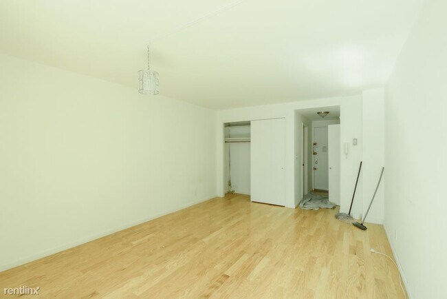 Foto del edificio - Studio, 1 bath House - 117 E 71st St 5BC