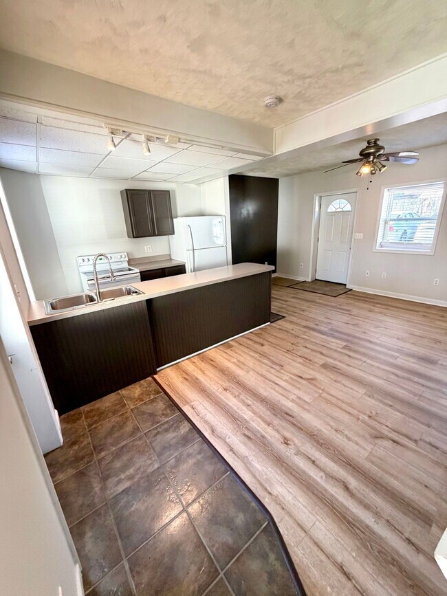 Foto del edificio - 38 N Charlotte St