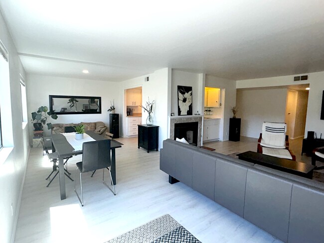 Living Area - 2110 Palos Verdes Dr N