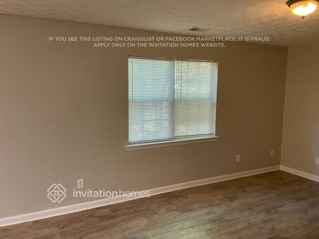 Building Photo - 902 Vernon Dr
