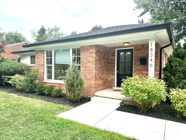 Foto del edificio - 18346 Beverly Rd