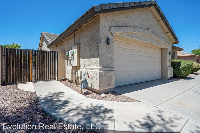 Building Photo - 4 br, 2 bath House - 10330 E. Idaho Ave.