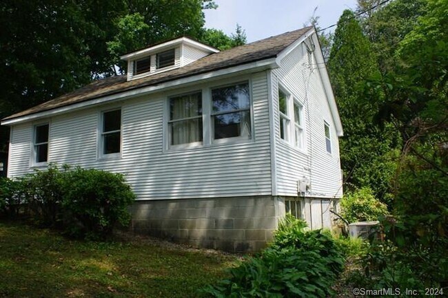 Building Photo - 36 Spring Glen Rd