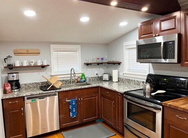 Foto del edificio - 812 6th St N