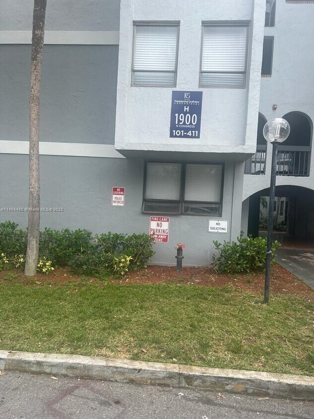 1900 N Congress Ave Unit 106, West Palm Beach, FL 33401 Condo for