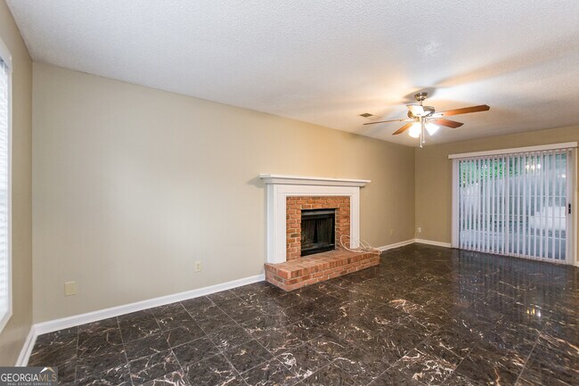 Building Photo - 1107 Langrage Dr SW