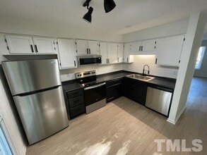 Building Photo - 347 Latham Oaks Ave