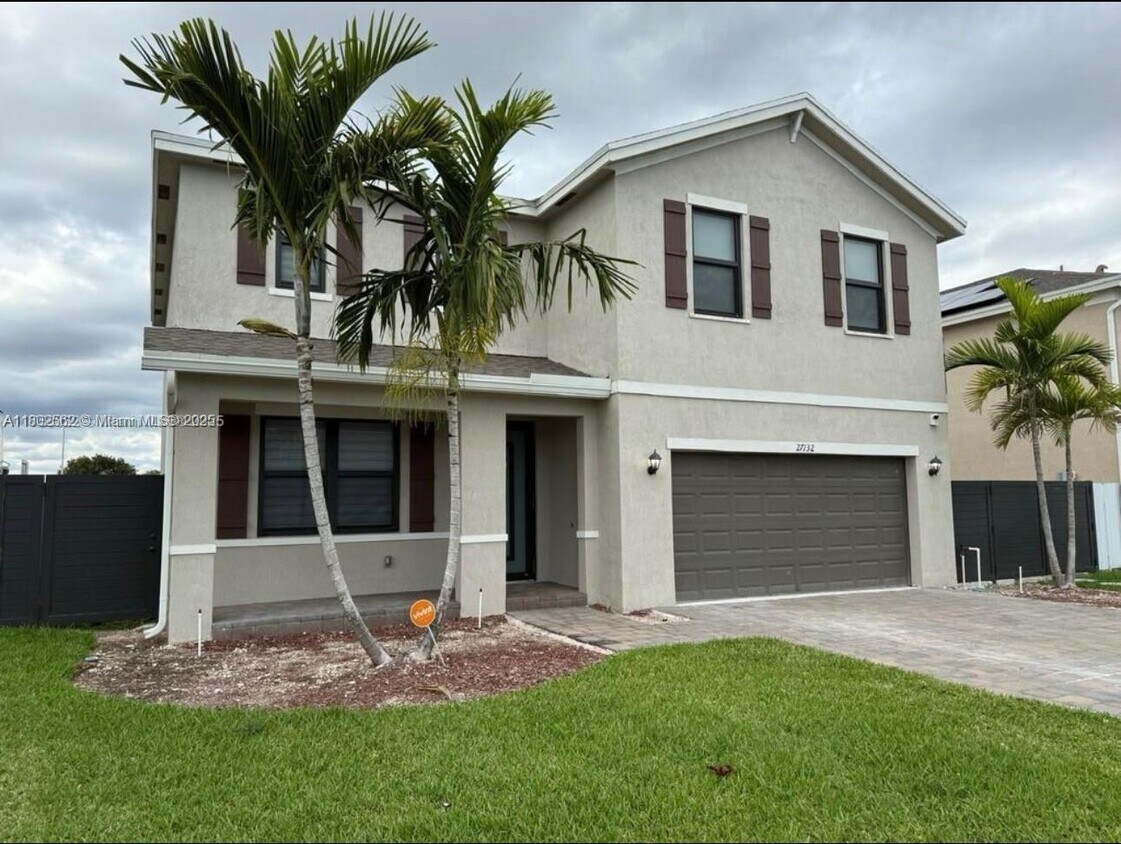 Foto principal - 27132 SW 132 Ct Rd