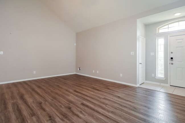 Building Photo - 5107 Gulf Stream Ln