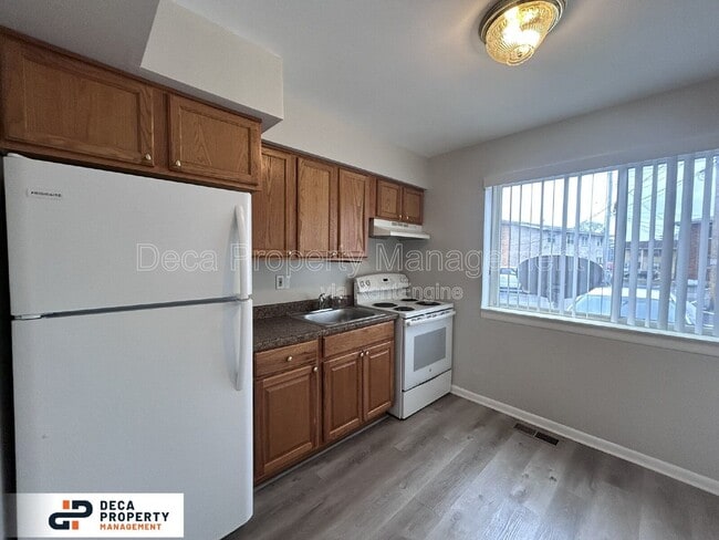 Building Photo - 446 Olian Dr
