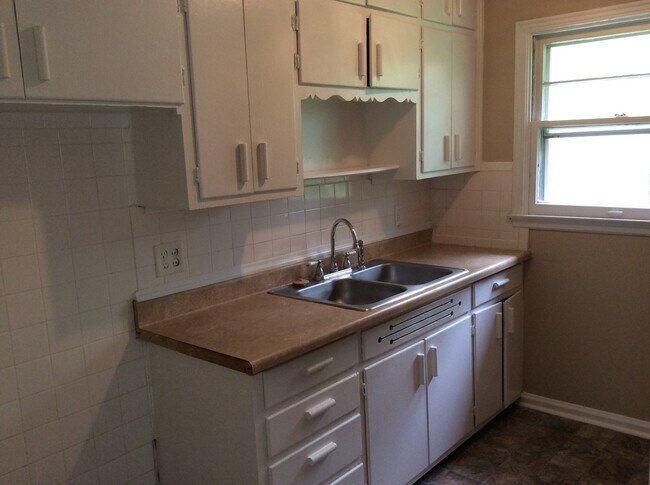 Building Photo - Warren Twp - East side 3 bedroom home