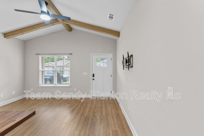 Foto del edificio - 8553 Sonnyboy Ln