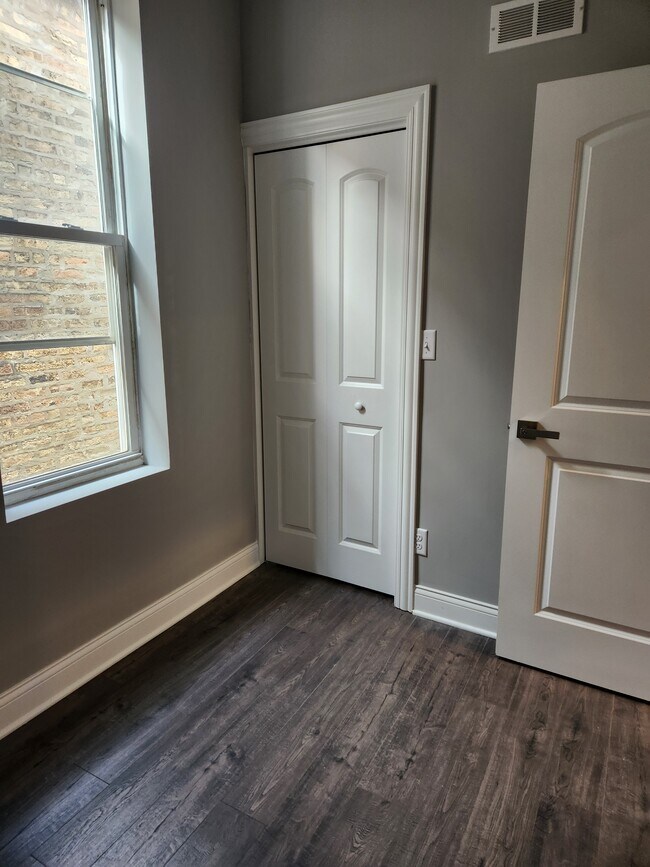Foto del edificio - 2726 W Haddon Ave