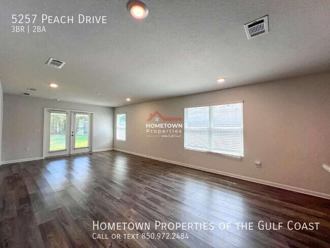 Foto del edificio - 5257 Peach Dr