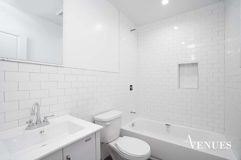 Foto del edificio - 970 Rogers Ave