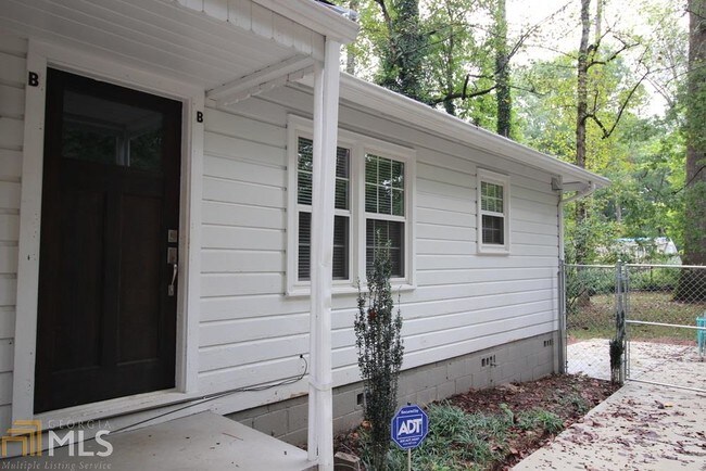 Building Photo - 2071 Northside Dr