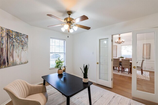 Foto del edificio - Beautifully Updated Home with New Irrigati...