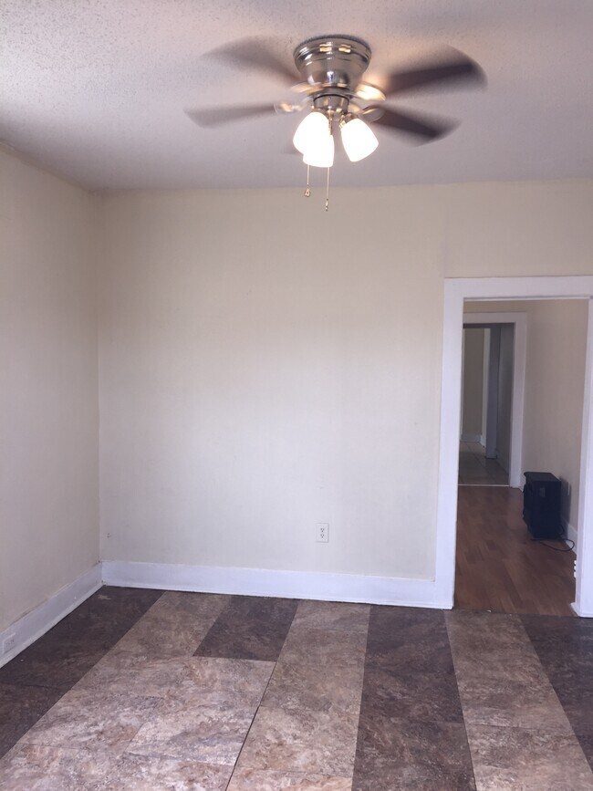 Living room - 1500 Piety St