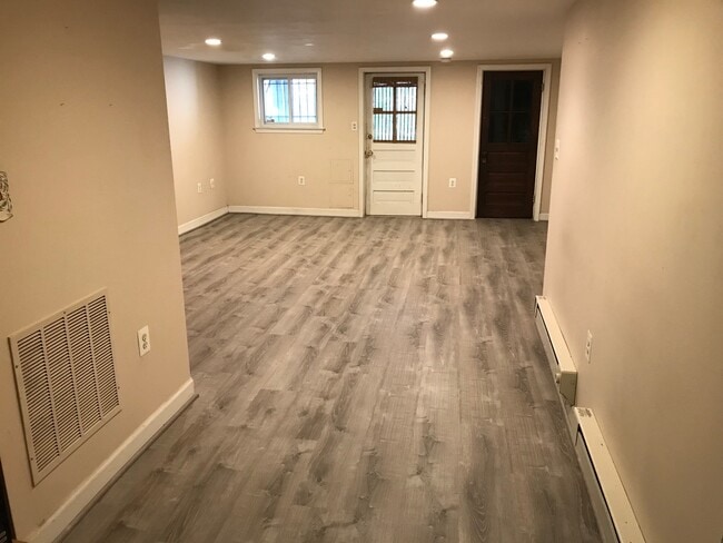 Building Photo - 1811 Kilbourne Pl NW