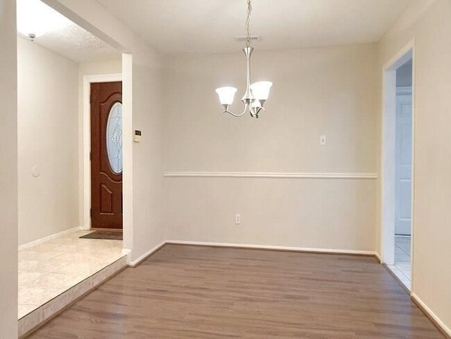 Foto del edificio - 16210 Cypress Point Dr