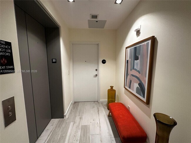 Foto del edificio - 480 NE 31st St
