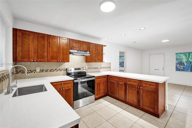 Foto del edificio - 30 SW 8th St